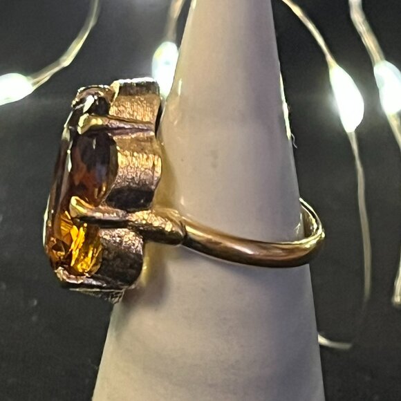 Vintage Sarah Coventry Amber Glass Ring – Stamped SARAH COV – Size 7-Adjustable - Picture 2 of 9